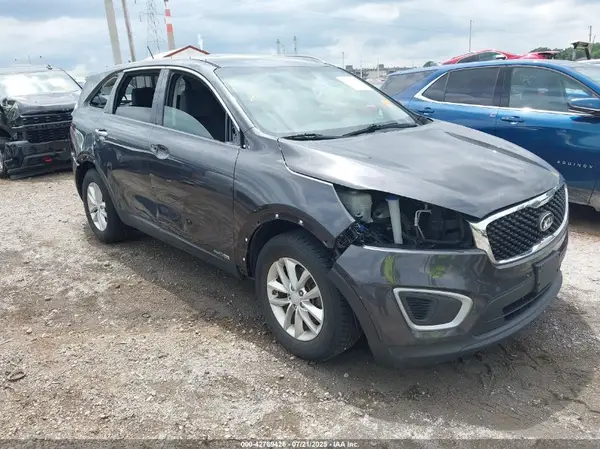 5XYPGDA51HG316119 2017 KIA SORENTO - Image 1