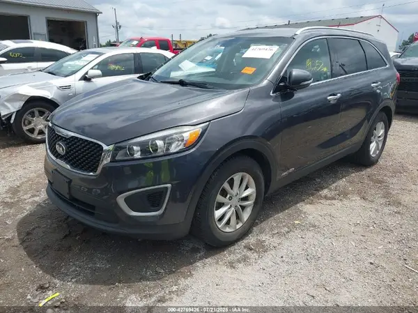 5XYPGDA51HG316119 2017 KIA SORENTO - Image 2