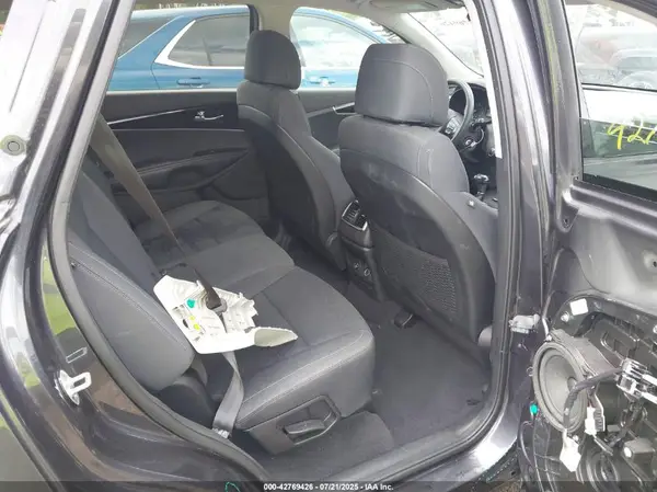 5XYPGDA51HG316119 2017 KIA SORENTO - Image 8