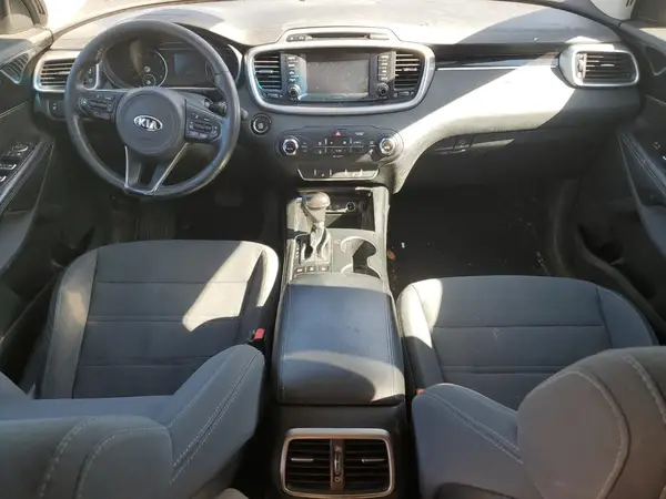 5XYPGDA51HG317464 2017 KIA SORENTO - Image 8