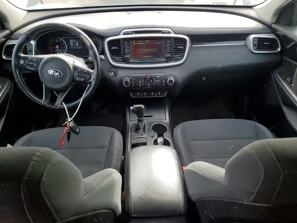 5XYPGDA51HG318677 2017 KIA SORENTO - Image 8