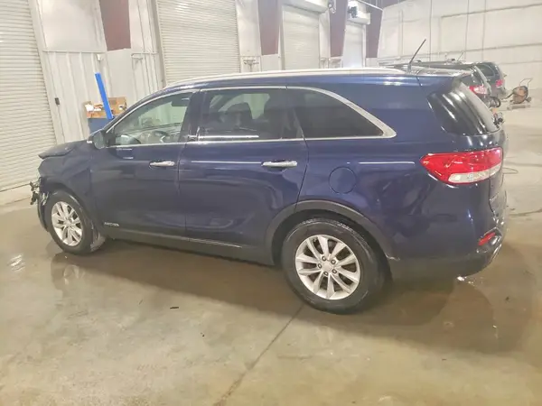 5XYPGDA51HG319778 2017 KIA SORENTO - Image 2