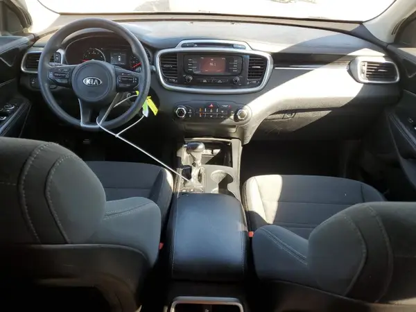 5XYPGDA51HG321210 2017 KIA SORENTO - Image 8