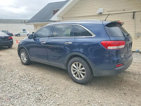 5XYPGDA51HG322356 2017 KIA SORENTO - Image 2
