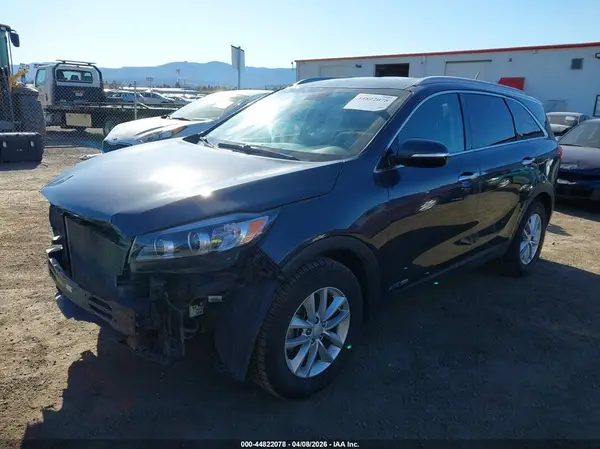 5XYPGDA51HG324883 2017 KIA SORENTO - Image 2