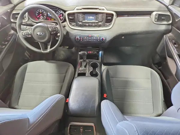 5XYPGDA51HG330005 2017 KIA SORENTO - Image 8