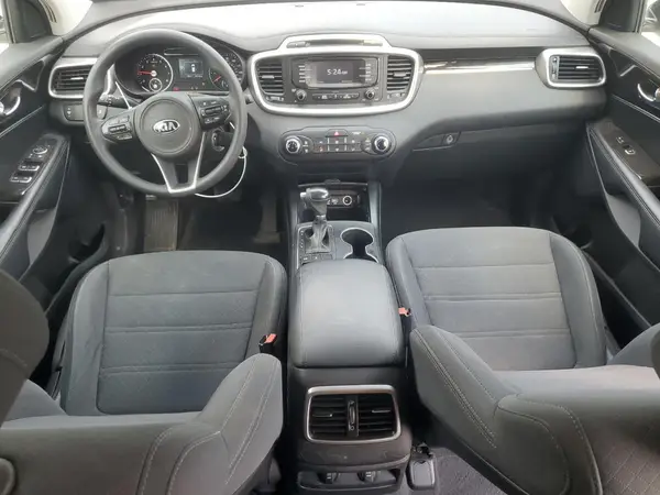 5XYPGDA51HG333809 2017 KIA SORENTO - Image 8