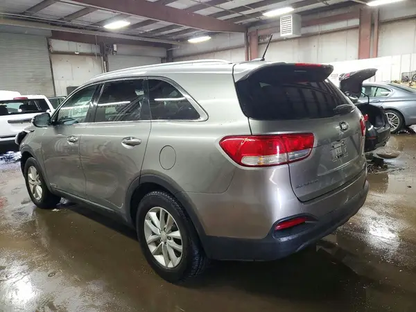 5XYPGDA51HG333891 2017 KIA SORENTO - Image 2