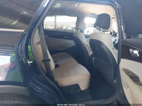 5XYPGDA51HG334135 2017 KIA SORENTO - Image 8
