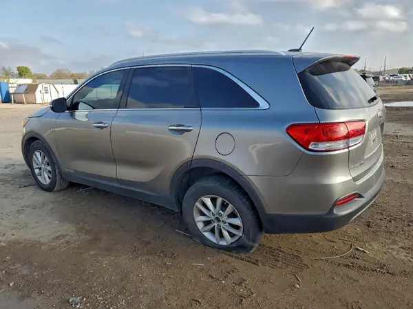 5XYPGDA51HG334376 2017 KIA SORENTO - Image 2