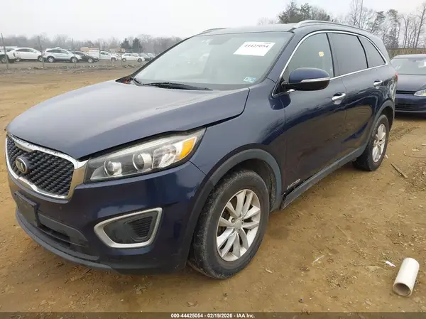 5XYPGDA51HG335382 2017 KIA SORENTO - Image 2