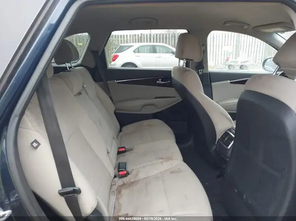 5XYPGDA51HG335382 2017 KIA SORENTO - Image 8
