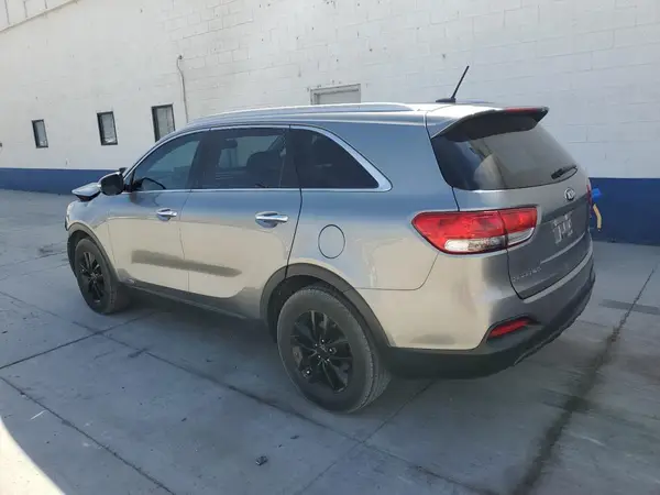5XYPGDA51HG335642 2017 KIA SORENTO - Image 2