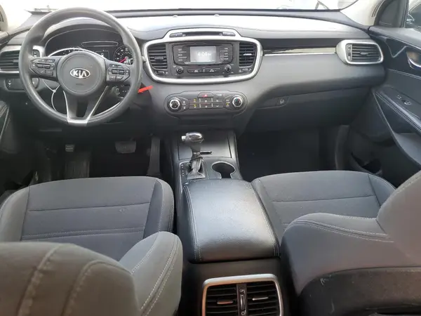 5XYPGDA51HG335642 2017 KIA SORENTO - Image 8