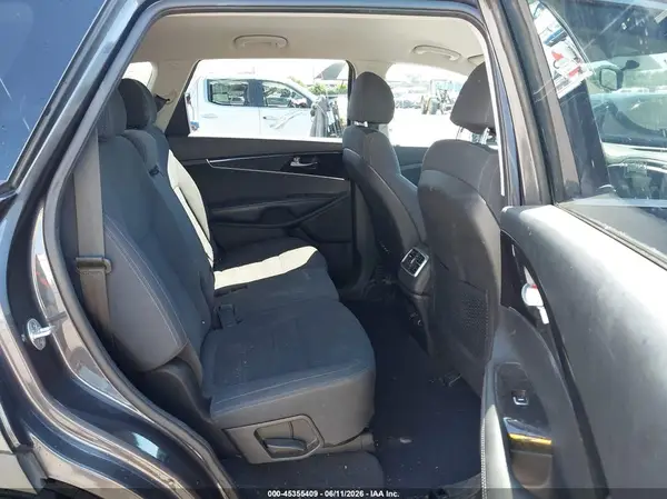 5XYPGDA51JG350857 2018 KIA SORENTO - Image 8