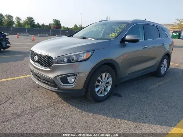 5XYPGDA51JG362359 2018 KIA SORENTO - Image 2