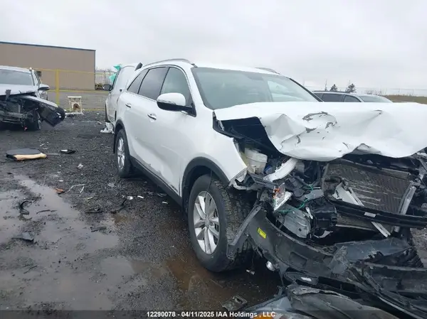 5XYPGDA51JG372356 2018 KIA SORENTO - Image 1