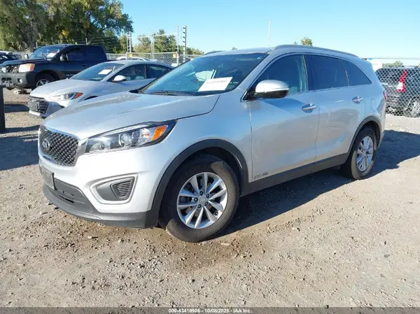 5XYPGDA51JG372762 2018 KIA SORENTO - Image 2