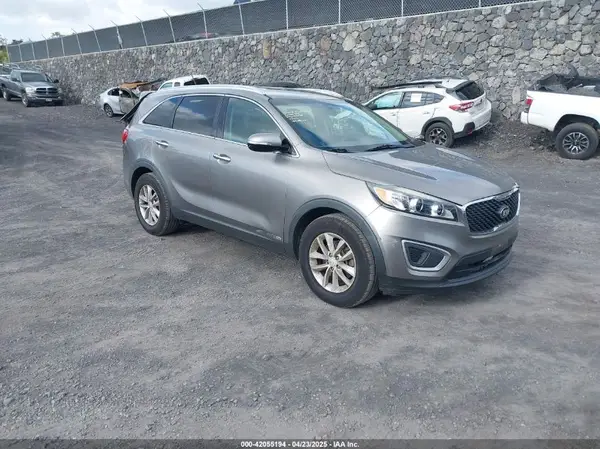 5XYPGDA51JG374219 2018 KIA SORENTO - Image 1