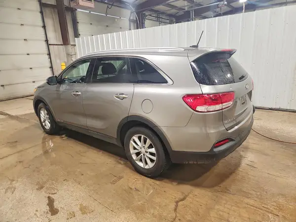 5XYPGDA51JG375354 2018 KIA SORENTO - Image 2