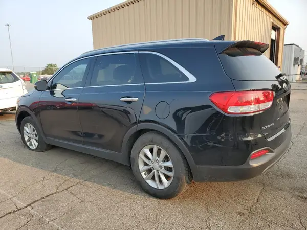 5XYPGDA51JG384930 2018 KIA SORENTO - Image 2