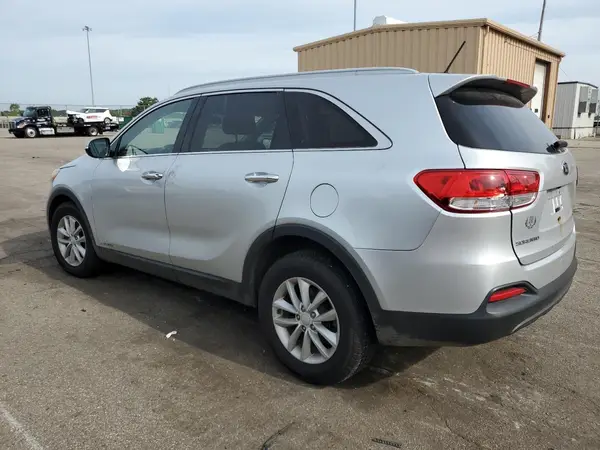 5XYPGDA51JG392137 2018 KIA SORENTO - Image 2