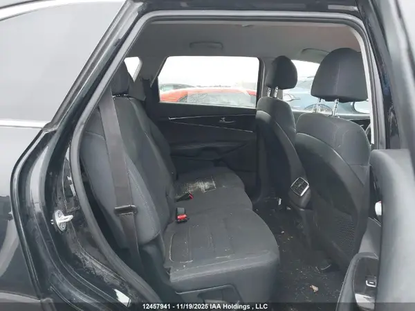5XYPGDA51JG397144 2018 KIA SORENTO - Image 8