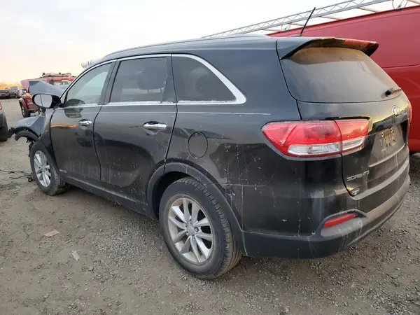 5XYPGDA51JG410104 2018 KIA SORENTO - Image 2