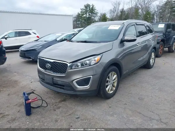 5XYPGDA51JG420955 2018 KIA SORENTO - Image 2