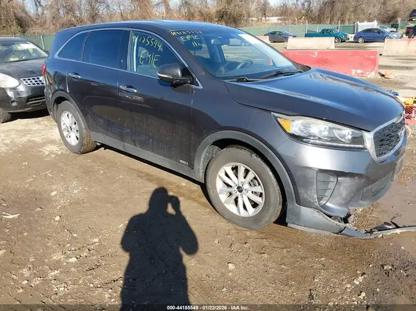 5XYPGDA51KG440592 2019 KIA SORENTO - Image 1
