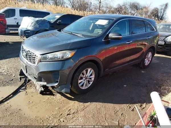 5XYPGDA51KG440592 2019 KIA SORENTO - Image 2