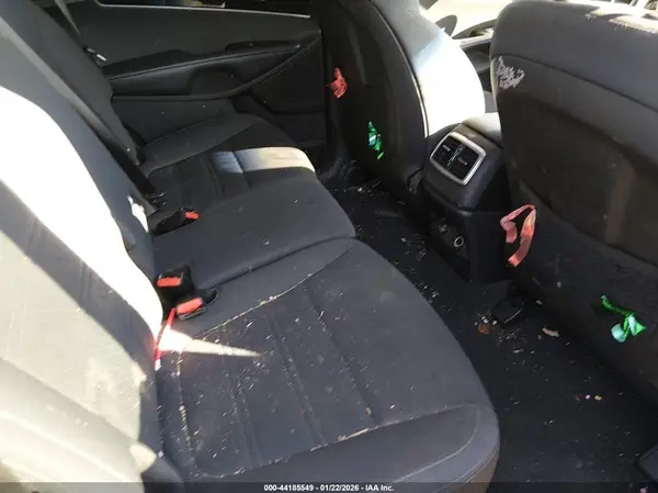 5XYPGDA51KG440592 2019 KIA SORENTO - Image 8