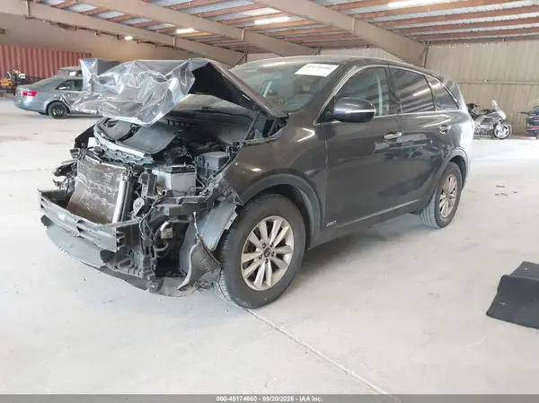 5XYPGDA51KG441256 2019 KIA SORENTO - Image 2