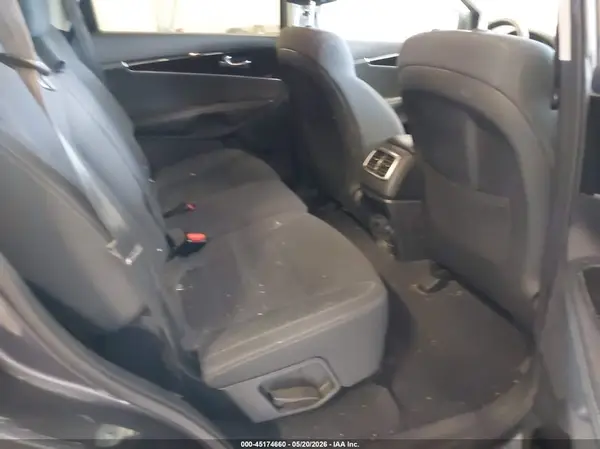 5XYPGDA51KG441256 2019 KIA SORENTO - Image 8