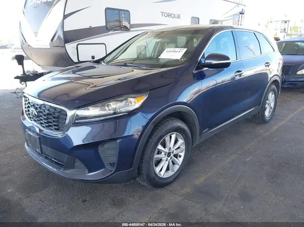 5XYPGDA51KG441676 2019 KIA SORENTO - Image 2