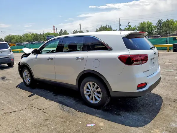 5XYPGDA51KG443895 2019 KIA SORENTO - Image 2