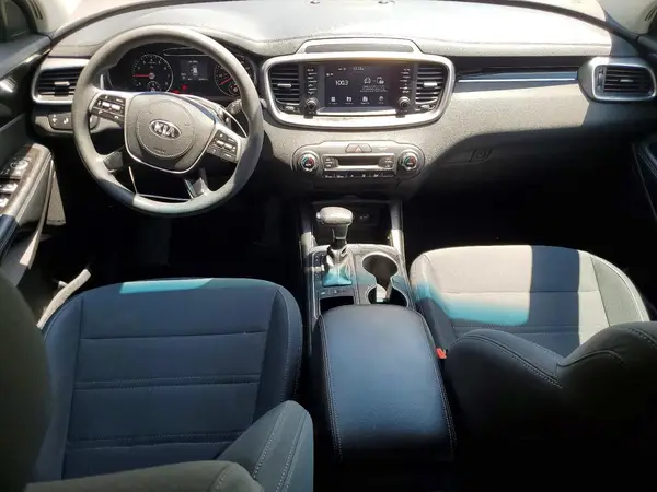 5XYPGDA51KG443895 2019 KIA SORENTO - Image 8
