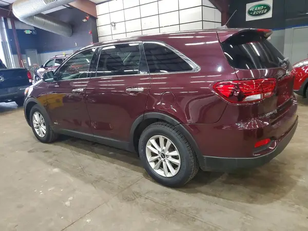 5XYPGDA51KG480655 2019 KIA SORENTO - Image 2