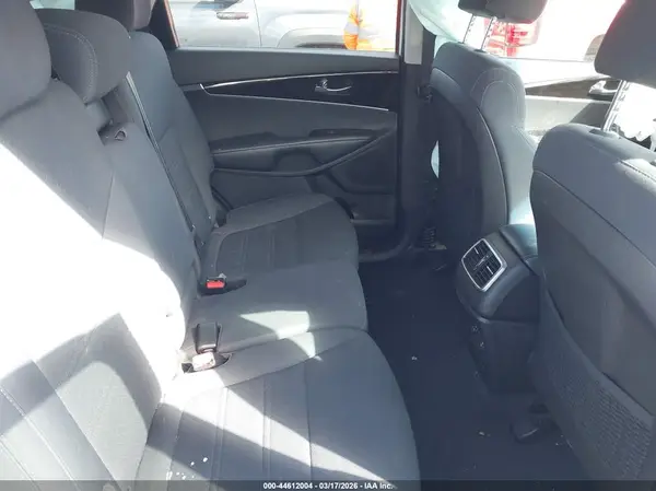 5XYPGDA51KG480879 2019 KIA SORENTO - Image 8