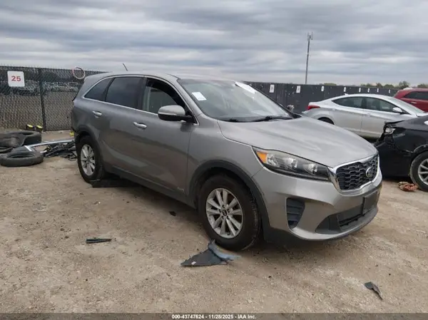 5XYPGDA51KG486374 2019 KIA SORENTO - Image 1