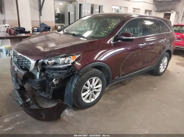 5XYPGDA51KG486715 2019 KIA SORENTO - Image 2
