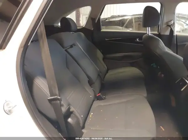 5XYPGDA51KG488447 2019 KIA SORENTO - Image 8