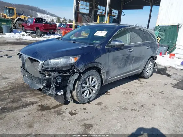 5XYPGDA51KG511760 2019 KIA SORENTO - Image 2