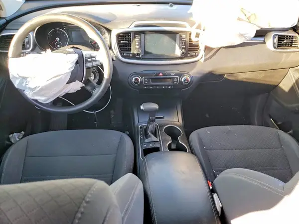 5XYPGDA51KG521009 2019 KIA SORENTO - Image 8