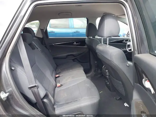 5XYPGDA51KG522810 2019 KIA SORENTO - Image 8