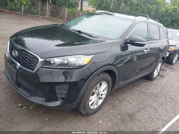 5XYPGDA51KG528607 2019 KIA SORENTO - Image 2