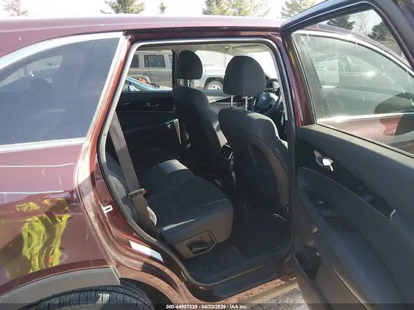 5XYPGDA51KG558352 2019 KIA SORENTO - Image 8