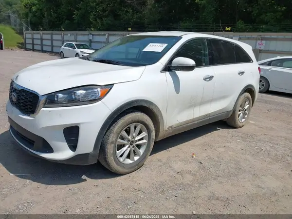 5XYPGDA51KG560134 2019 KIA SORENTO - Image 2