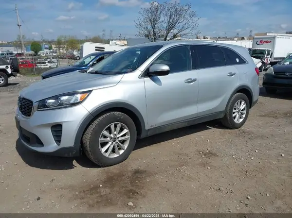 5XYPGDA51KG571442 2019 KIA SORENTO - Image 2