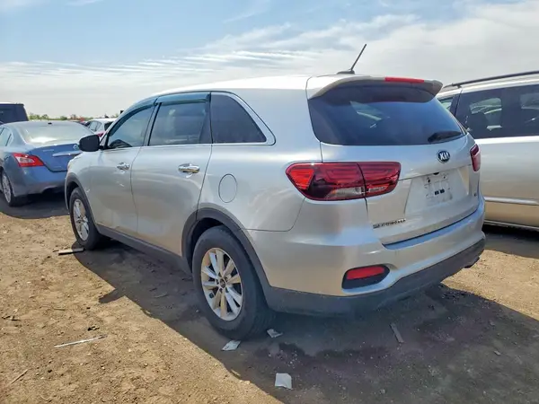 5XYPGDA51KG572316 2019 KIA SORENTO - Image 2